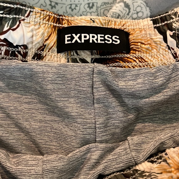 Express swim trunks for men (Size M) - Picture 6 of 9